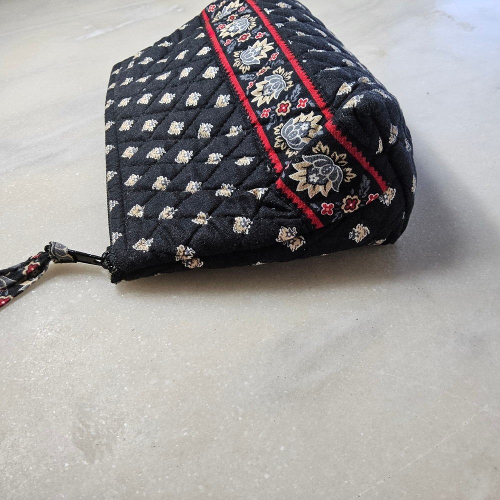 Vera Bradley Quilted Wristlet Clutch Bag Black Floral Travel‎ Cosmetic Makeup - Picture 6 of 13